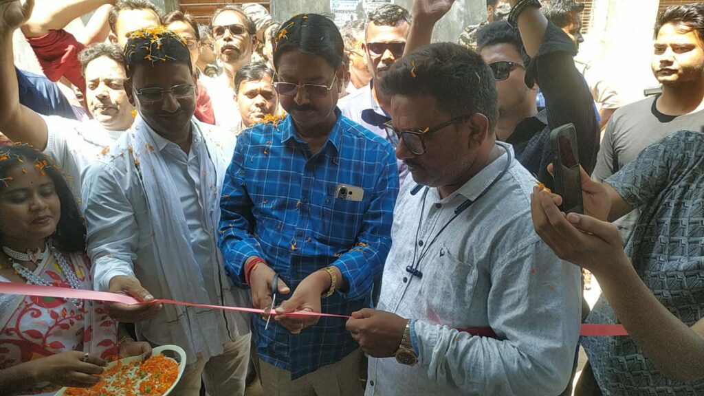 রক্তদান শিবির: জনসংযোগের নয়া পাঠ দিলেন কাজল সেখ