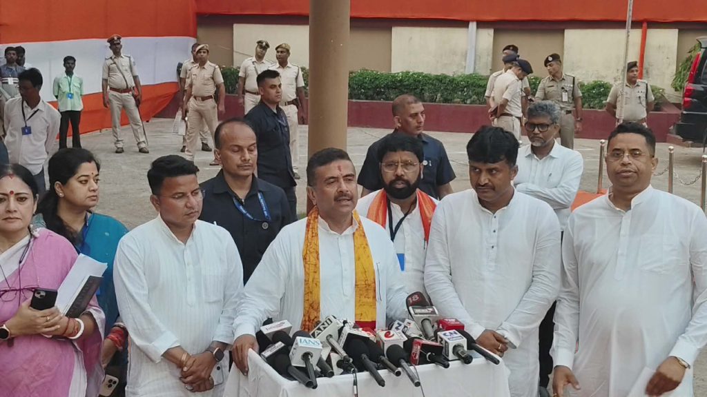 দুর্গাপুরে প্রশাসনিক বৈঠকে পুরভোটের ইঙ্গিত মুখ্যমন্ত্রীর