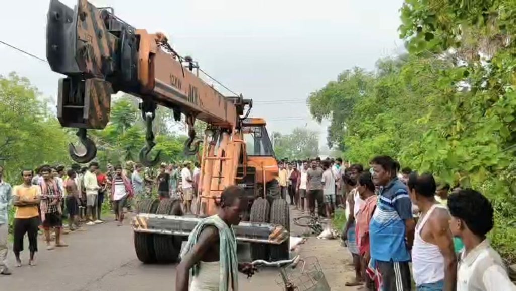 ​ইসিএলের হাইড্রার ধাক্কায় মৃত সাইকেল আরোহী, সালানপুরে ব্যাপক উত্তেজনা