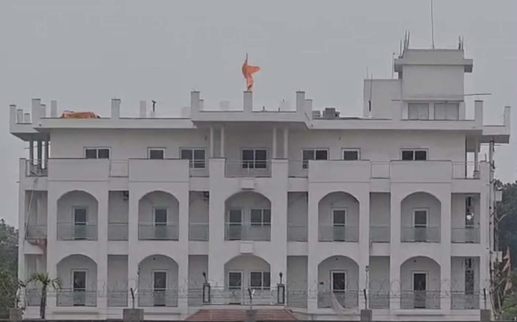 ডাম্পার সন্ত্রাস ও জমি দখলের অভিযোগ: মুখ্যমন্ত্রীর দ্বারস্থ বড় ধেমো গ্রামবাসী